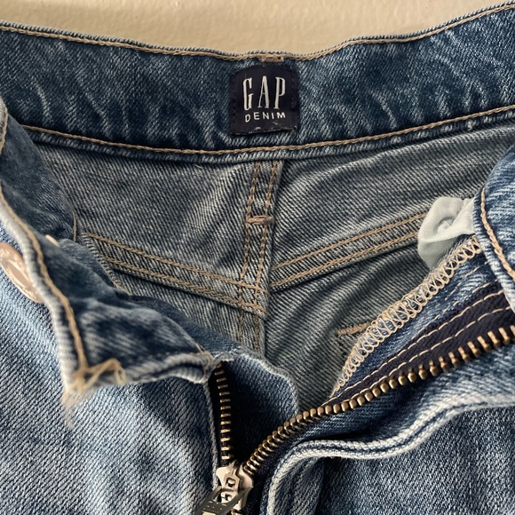 Gap Mom Jeans - Picture 2 of 3